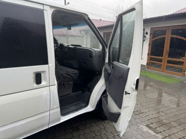 Белый Форд Транзит, объемом двигателя 2 л и пробегом 400 тыс. км за 2350 $, фото 9 на Automoto.ua