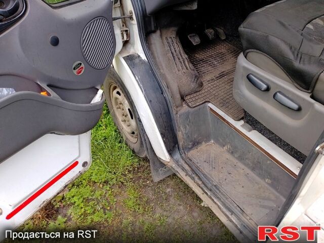 Белый Форд Транзит, объемом двигателя 2 л и пробегом 370 тыс. км за 2400 $, фото 4 на Automoto.ua