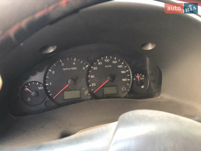 Білий Форд Транзит, об'ємом двигуна 2.4 л та пробігом 165 тис. км за 4500 $, фото 5 на Automoto.ua