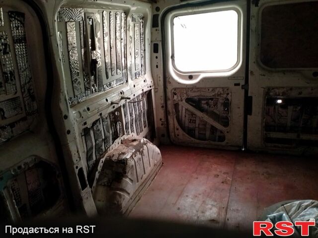 Белый Форд Транзит, объемом двигателя 2 л и пробегом 370 тыс. км за 2400 $, фото 5 на Automoto.ua