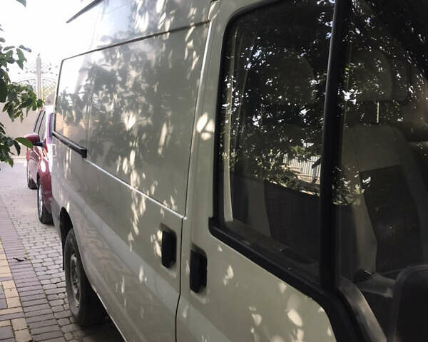 Білий Форд Транзит, об'ємом двигуна 2.4 л та пробігом 165 тис. км за 4500 $, фото 4 на Automoto.ua