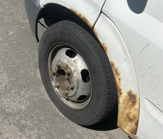 Белый Форд Транзит, объемом двигателя 2.4 л и пробегом 600 тыс. км за 6499 $, фото 3 на Automoto.ua