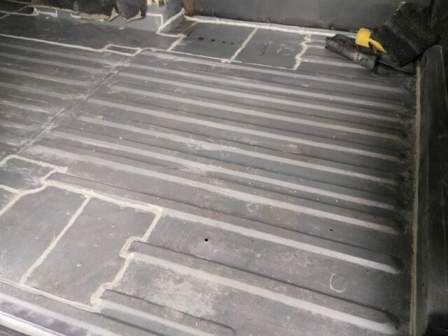 Белый Форд Транзит, объемом двигателя 2 л и пробегом 450 тыс. км за 3900 $, фото 5 на Automoto.ua