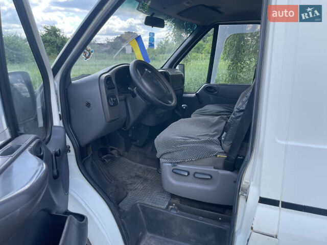 Белый Форд Транзит, объемом двигателя 2 л и пробегом 357 тыс. км за 3200 $, фото 6 на Automoto.ua