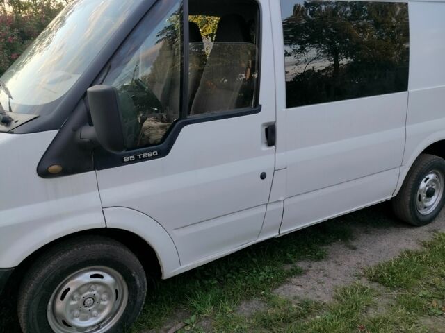 Белый Форд Транзит, объемом двигателя 2 л и пробегом 450 тыс. км за 3900 $, фото 1 на Automoto.ua