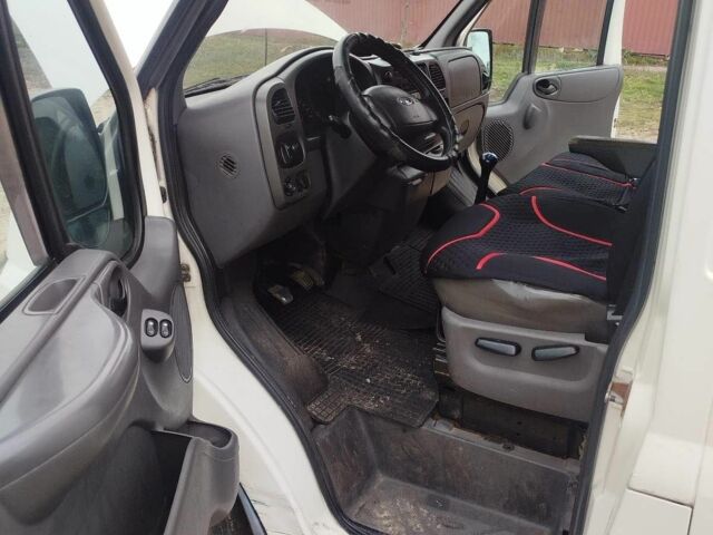 Белый Форд Транзит, объемом двигателя 2 л и пробегом 280 тыс. км за 3200 $, фото 12 на Automoto.ua