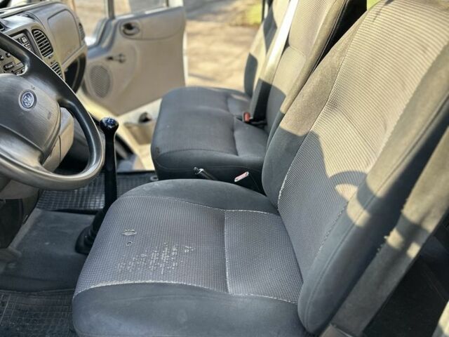 Белый Форд Транзит, объемом двигателя 2 л и пробегом 500 тыс. км за 3650 $, фото 9 на Automoto.ua