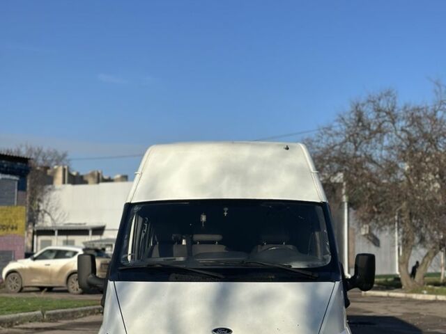 Белый Форд Транзит, объемом двигателя 2 л и пробегом 500 тыс. км за 3650 $, фото 1 на Automoto.ua