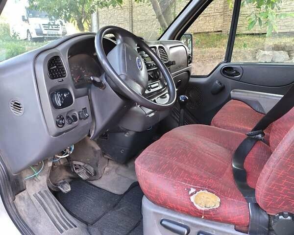 Белый Форд Транзит, объемом двигателя 2 л и пробегом 720 тыс. км за 3000 $, фото 5 на Automoto.ua