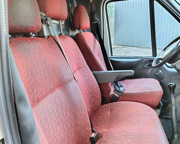 Белый Форд Транзит, объемом двигателя 2 л и пробегом 720 тыс. км за 3000 $, фото 9 на Automoto.ua