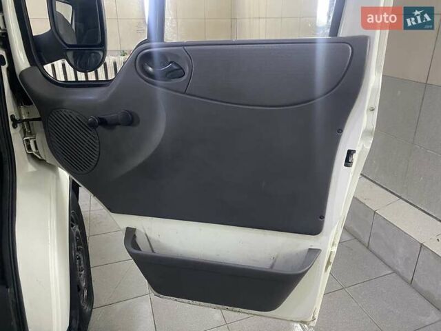 Белый Форд Транзит, объемом двигателя 2 л и пробегом 270 тыс. км за 5555 $, фото 20 на Automoto.ua