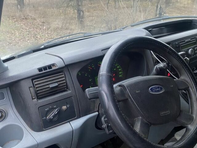 Білий Форд Транзит, об'ємом двигуна 2.4 л та пробігом 376 тис. км за 4300 $, фото 3 на Automoto.ua