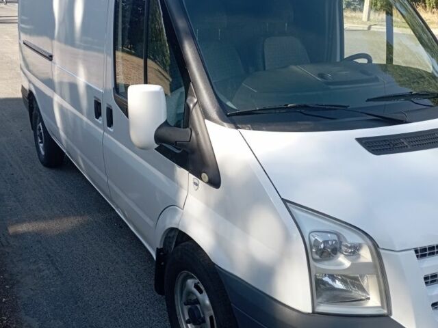 Білий Форд Транзит, об'ємом двигуна 2.2 л та пробігом 307 тис. км за 8800 $, фото 6 на Automoto.ua