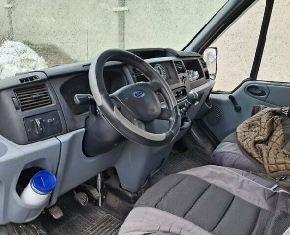 Білий Форд Транзит, об'ємом двигуна 2.4 л та пробігом 8 тис. км за 6000 $, фото 4 на Automoto.ua