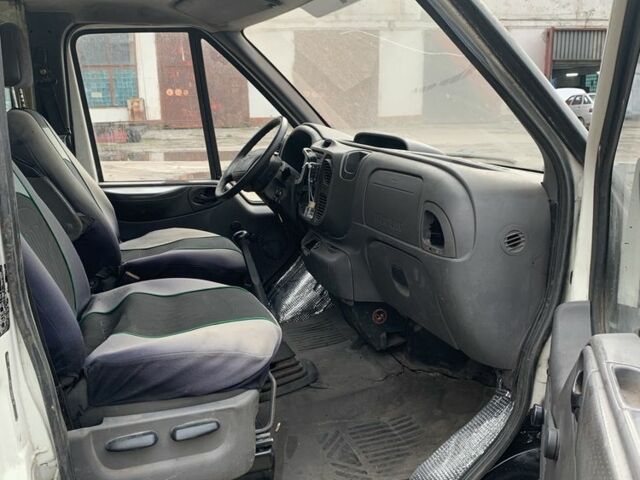 Белый Форд Транзит, объемом двигателя 0 л и пробегом 280 тыс. км за 2400 $, фото 6 на Automoto.ua