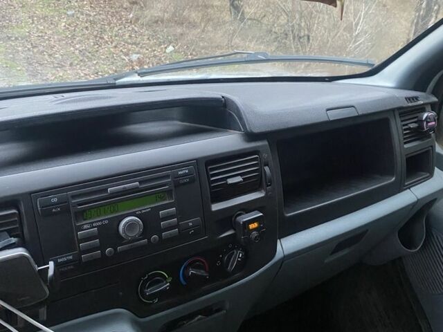 Білий Форд Транзит, об'ємом двигуна 2.4 л та пробігом 376 тис. км за 4300 $, фото 2 на Automoto.ua