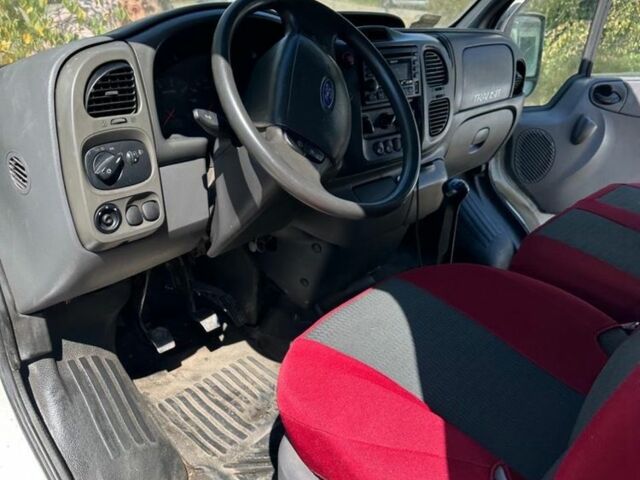 Форд Транзит 2006 у Дніпро (Дніпропетровську) на Automoto.ua Білий Форд Транзит, об'ємом двигуна 2.4 л та пробігом 2 тис. км за 5350 $, фото 4 на Automoto.ua