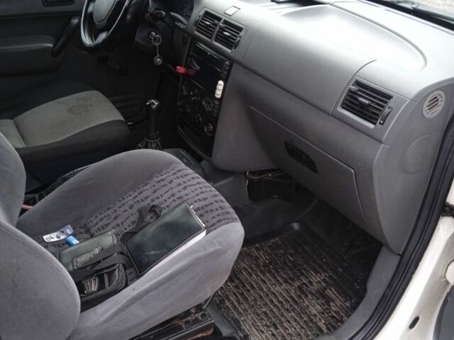 Белый Форд Транзит, объемом двигателя 1.8 л и пробегом 341 тыс. км за 3550 $, фото 5 на Automoto.ua