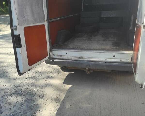 Білий Форд Транзит, об'ємом двигуна 2.4 л та пробігом 400 тис. км за 6001 $, фото 4 на Automoto.ua