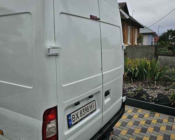 Белый Форд Транзит, объемом двигателя 0 л и пробегом 270 тыс. км за 8000 $, фото 4 на Automoto.ua