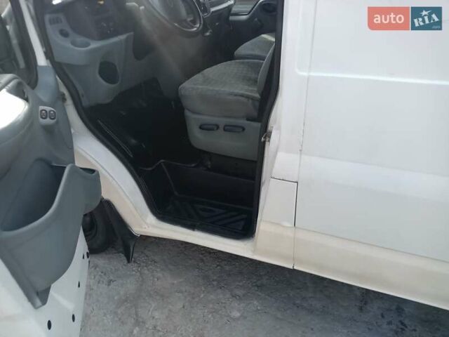 Білий Форд Транзит, об'ємом двигуна 2.2 л та пробігом 300 тис. км за 6500 $, фото 8 на Automoto.ua