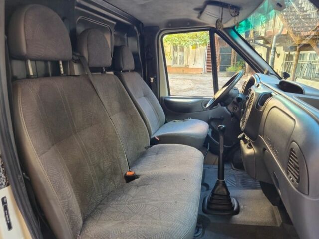 Білий Форд Транзит, об'ємом двигуна 2 л та пробігом 489 тис. км за 5100 $, фото 4 на Automoto.ua
