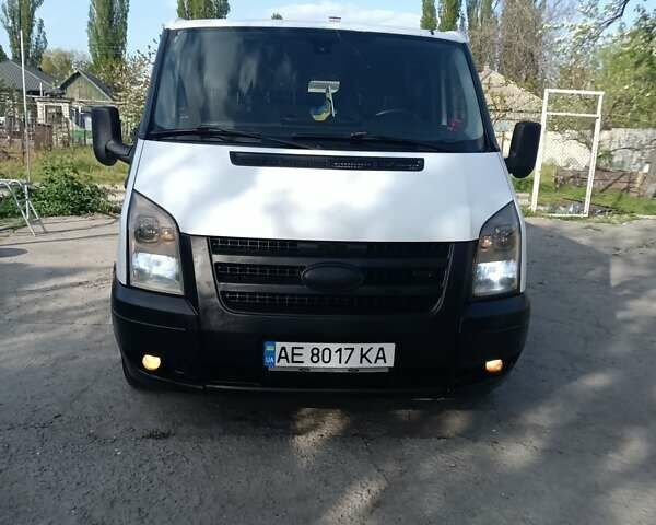 Білий Форд Транзит, об'ємом двигуна 2.2 л та пробігом 300 тис. км за 6500 $, фото 1 на Automoto.ua