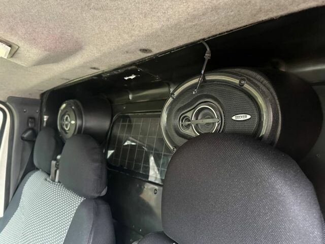 Білий Форд Транзит, об'ємом двигуна 2 л та пробігом 450 тис. км за 4799 $, фото 10 на Automoto.ua