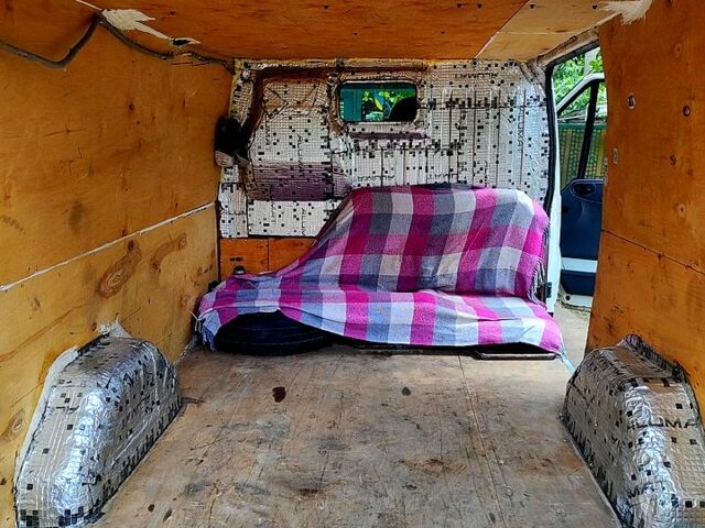 Белый Форд Транзит, объемом двигателя 2 л и пробегом 460 тыс. км за 3800 $, фото 7 на Automoto.ua