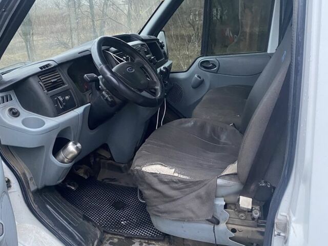 Білий Форд Транзит, об'ємом двигуна 2.4 л та пробігом 376 тис. км за 4300 $, фото 13 на Automoto.ua