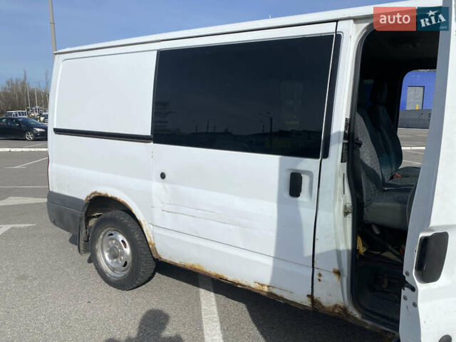 Белый Форд Транзит, объемом двигателя 2.2 л и пробегом 320 тыс. км за 3550 $, фото 1 на Automoto.ua