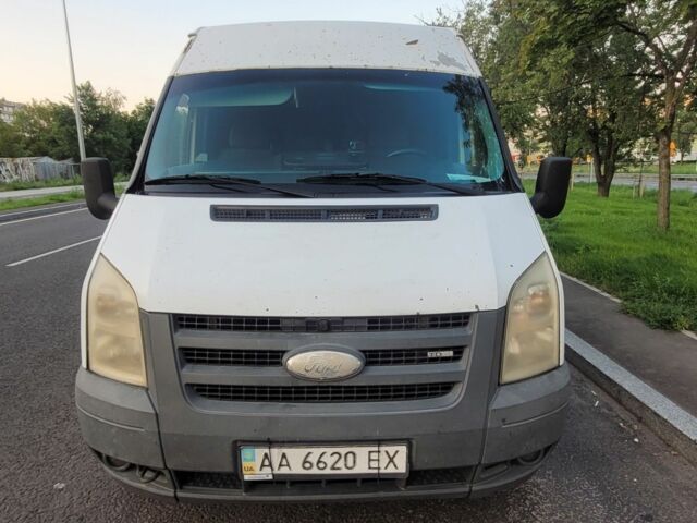 Белый Форд Транзит, объемом двигателя 2.4 л и пробегом 199 тыс. км за 5800 $, фото 1 на Automoto.ua