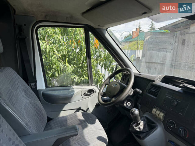 Форд Транзит 2007 в Ратно на Automoto.ua Белый Форд Транзит, объемом двигателя 2.5 л и пробегом 187 тыс. км за 9800 $, фото 3 на Automoto.ua