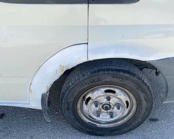 Білий Форд Транзит, об'ємом двигуна 2.2 л та пробігом 250 тис. км за 3900 $, фото 10 на Automoto.ua