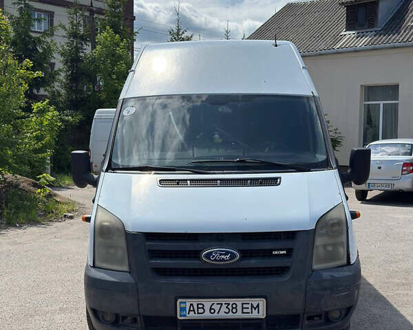 Білий Форд Транзит, об'ємом двигуна 2.4 л та пробігом 750 тис. км за 5500 $, фото 1 на Automoto.ua