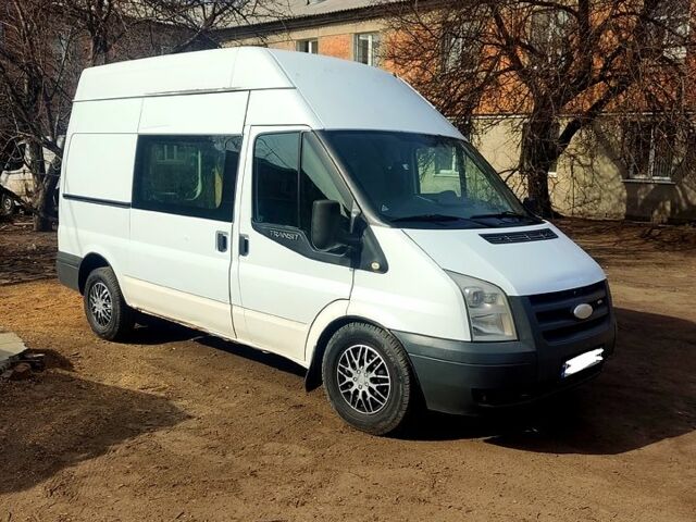 Белый Форд Транзит, объемом двигателя 2.2 л и пробегом 300 тыс. км за 7000 $, фото 1 на Automoto.ua