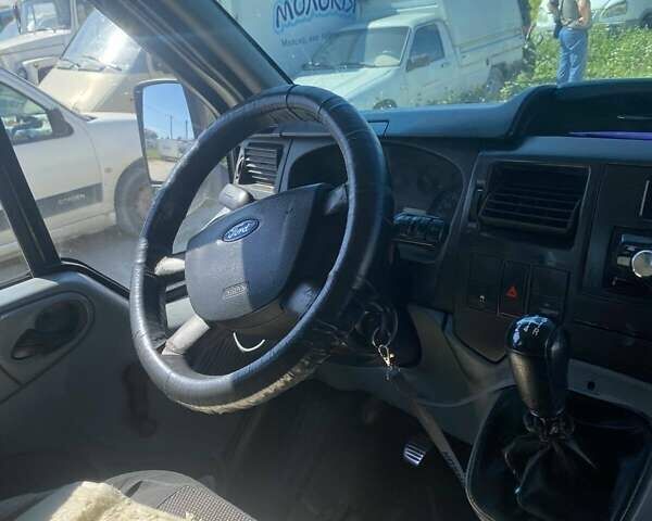 Білий Форд Транзит, об'ємом двигуна 2.2 л та пробігом 250 тис. км за 4500 $, фото 16 на Automoto.ua