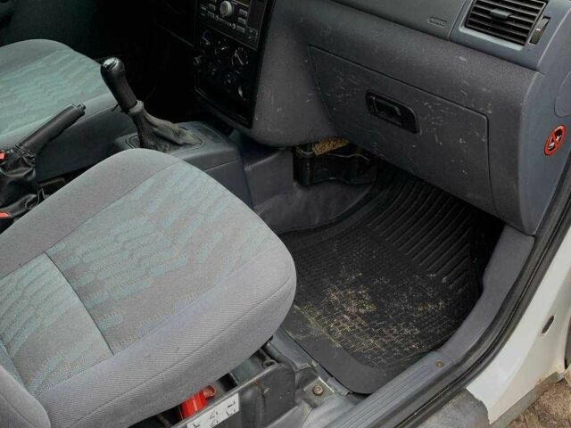 Білий Форд Транзит, об'ємом двигуна 1.8 л та пробігом 276 тис. км за 4800 $, фото 6 на Automoto.ua