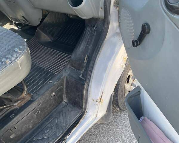 Білий Форд Транзит, об'ємом двигуна 2.2 л та пробігом 250 тис. км за 3900 $, фото 14 на Automoto.ua