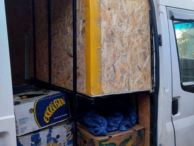 Белый Форд Транзит, объемом двигателя 2.4 л и пробегом 350 тыс. км за 9500 $, фото 3 на Automoto.ua