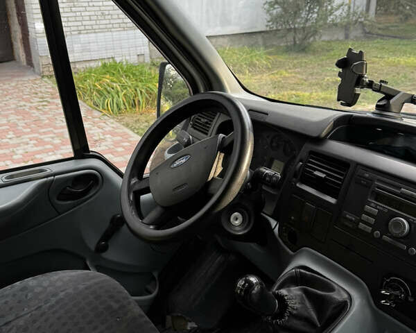 Білий Форд Транзит, об'ємом двигуна 2.2 л та пробігом 300 тис. км за 6000 $, фото 5 на Automoto.ua