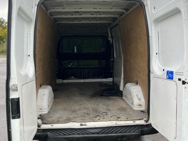 Белый Форд Транзит, объемом двигателя 2.2 л и пробегом 249 тыс. км за 3738 $, фото 3 на Automoto.ua