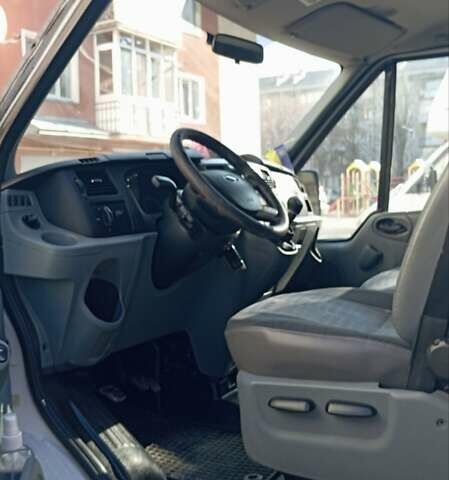 Білий Форд Транзит, об'ємом двигуна 2.2 л та пробігом 328 тис. км за 6700 $, фото 7 на Automoto.ua