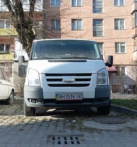 Білий Форд Транзит, об'ємом двигуна 2.2 л та пробігом 328 тис. км за 6900 $, фото 1 на Automoto.ua