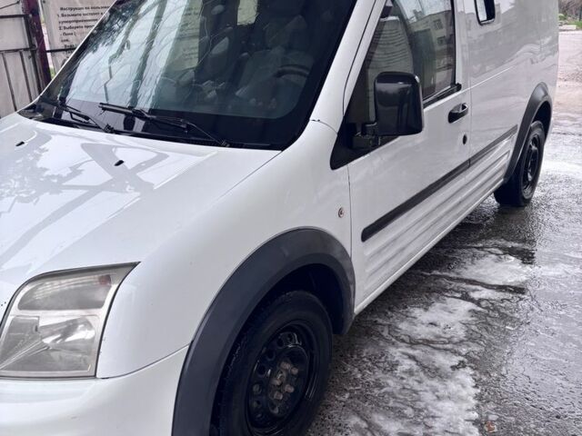 Белый Форд Транзит, объемом двигателя 1.8 л и пробегом 230 тыс. км за 9000 $, фото 2 на Automoto.ua