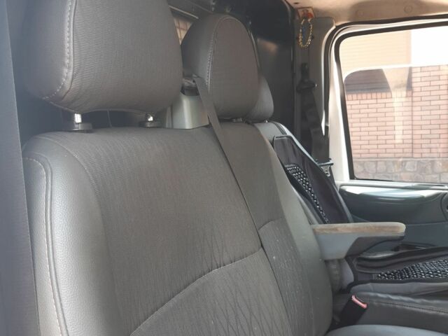 Белый Форд Транзит, объемом двигателя 2.2 л и пробегом 360 тыс. км за 4600 $, фото 9 на Automoto.ua