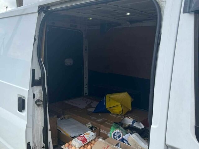 Білий Форд Транзит, об'ємом двигуна 2.2 л та пробігом 326 тис. км за 8300 $, фото 2 на Automoto.ua