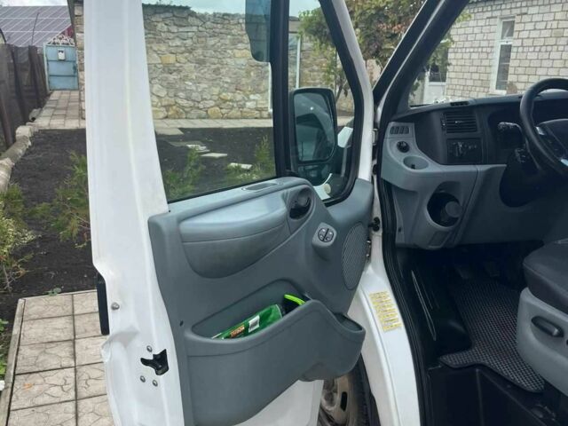 Білий Форд Транзит, об'ємом двигуна 2.2 л та пробігом 326 тис. км за 8300 $, фото 8 на Automoto.ua