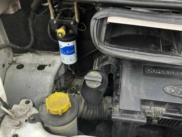 Білий Форд Транзит, об'ємом двигуна 2.2 л та пробігом 326 тис. км за 8300 $, фото 7 на Automoto.ua