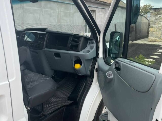 Білий Форд Транзит, об'ємом двигуна 2.2 л та пробігом 326 тис. км за 8300 $, фото 9 на Automoto.ua